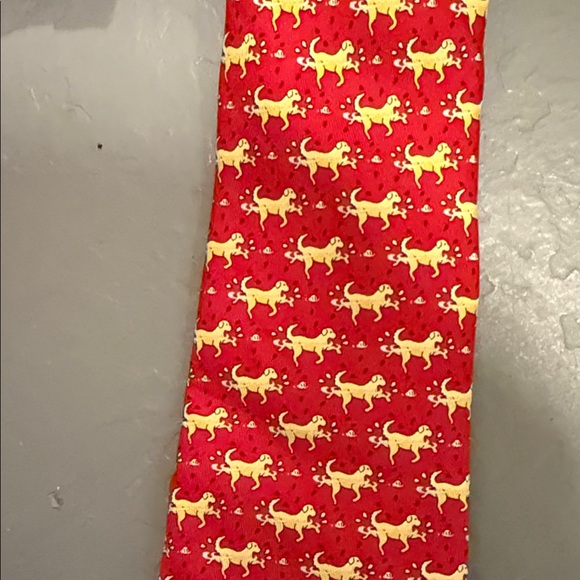 Vineyard vines Stylish Red and Green Men's Ties - Picture 2 of 6
